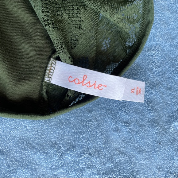 Colsie Green Cropped Tank Top - Picture 3 of 3